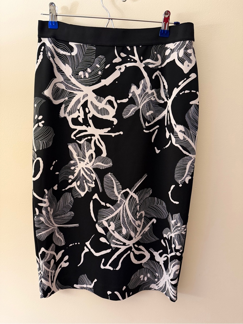 Black & White Floral Pencil Skirt